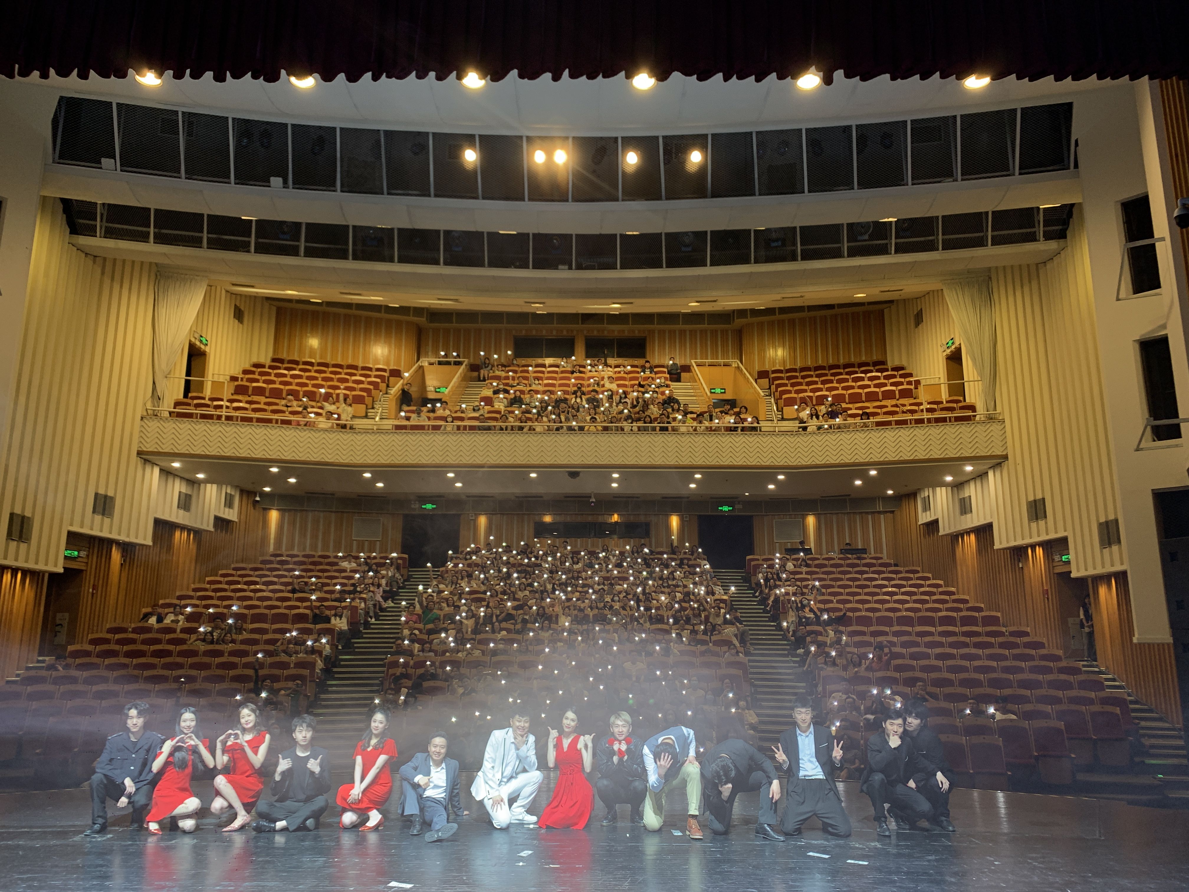 开心麻花#乌龙山伯爵#大合照～找找我们